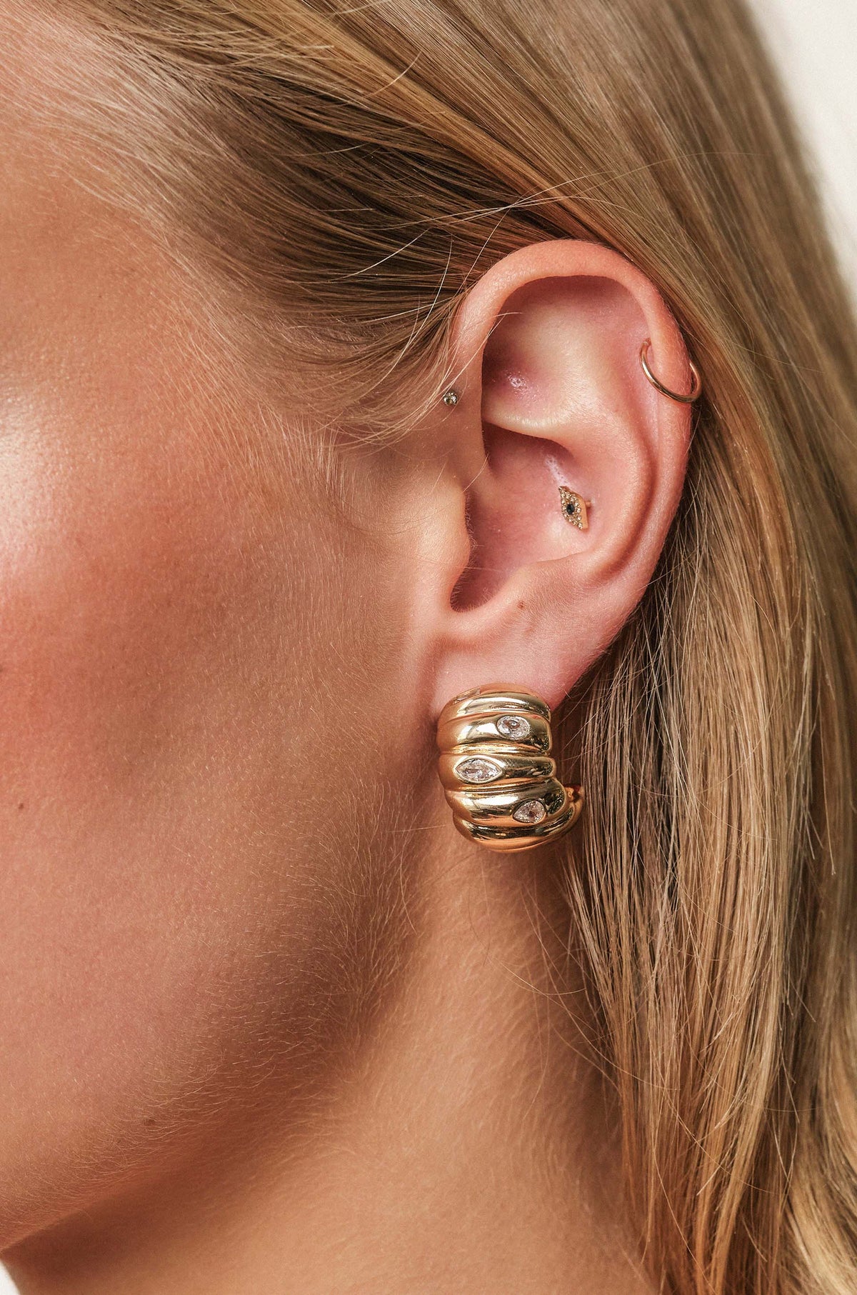 Bezel Crystal Crescent Huggie Hoops - Clear Crystals | Ettika