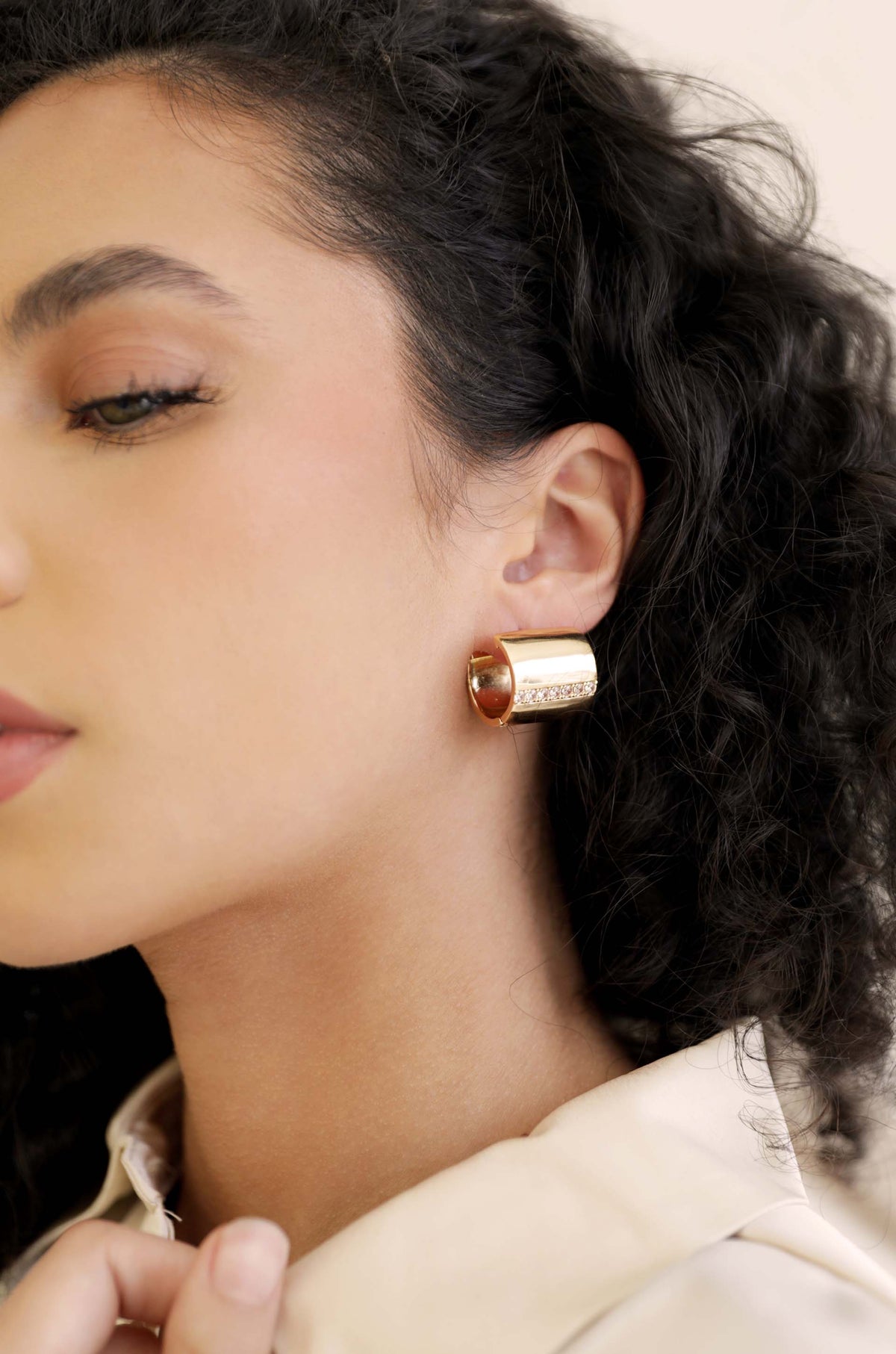 Rolled Up Stud Earrings - Clear Crystals | Ettika