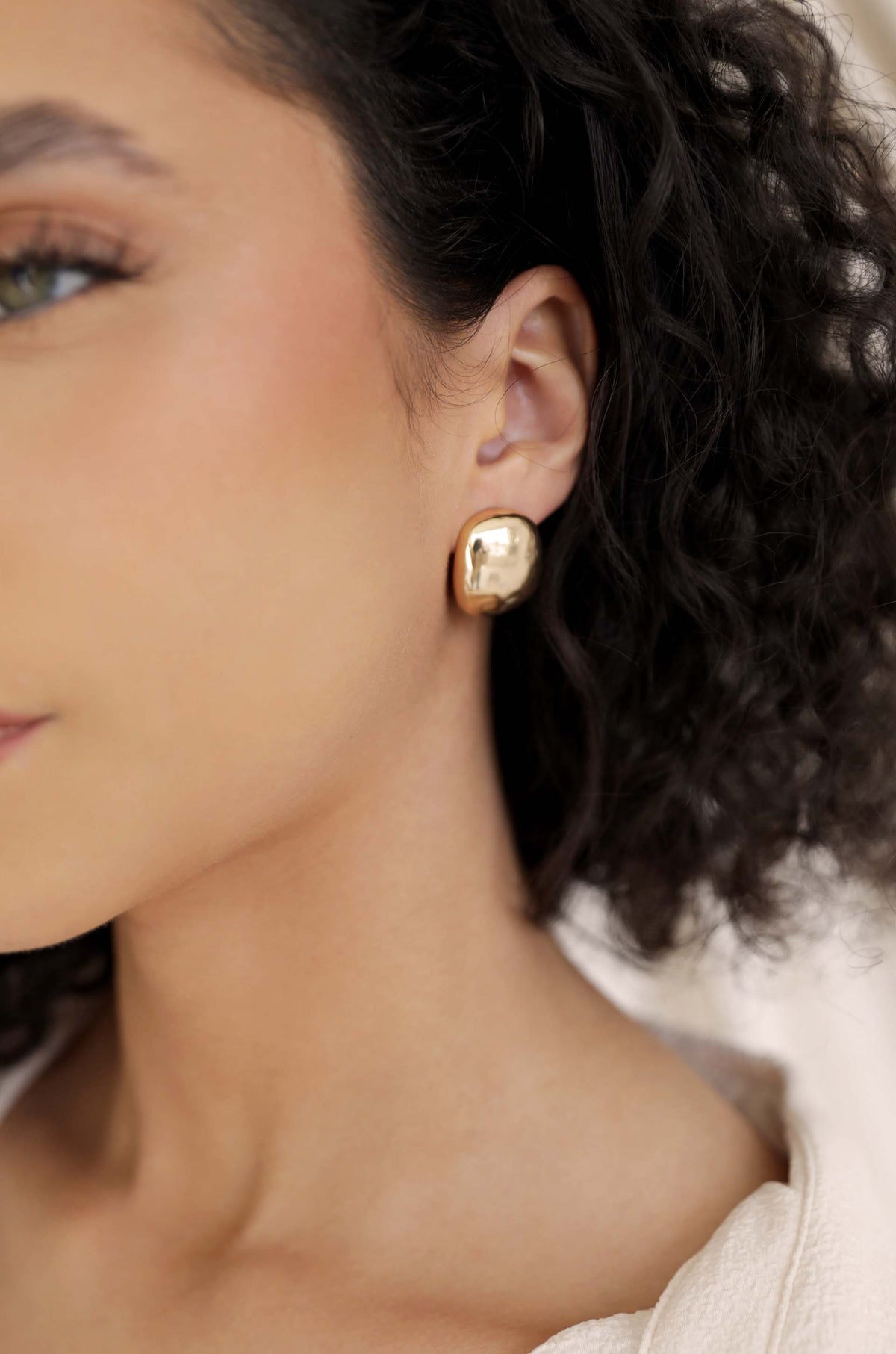 Minimal Curved Square Stud Earrings - 18k Gold Plated | Ettika