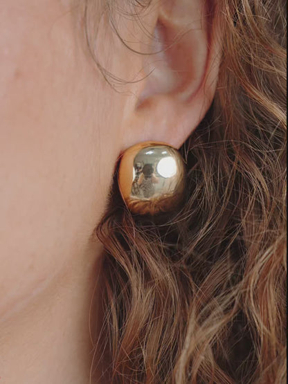 Minimal Curved Square Stud Earrings - 18k Gold Plated | Ettika
