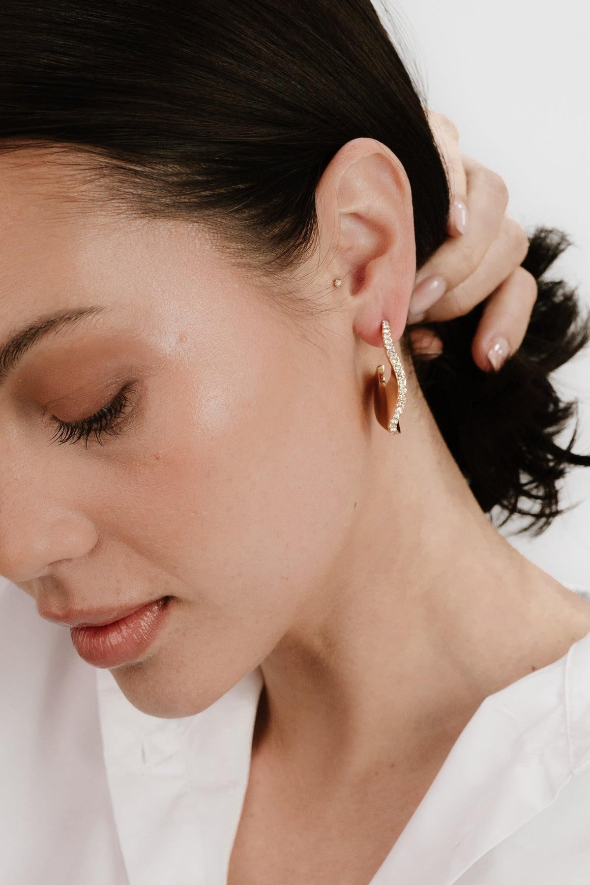 Ripple Pave Hoops - Clear Crystals | Ettika
