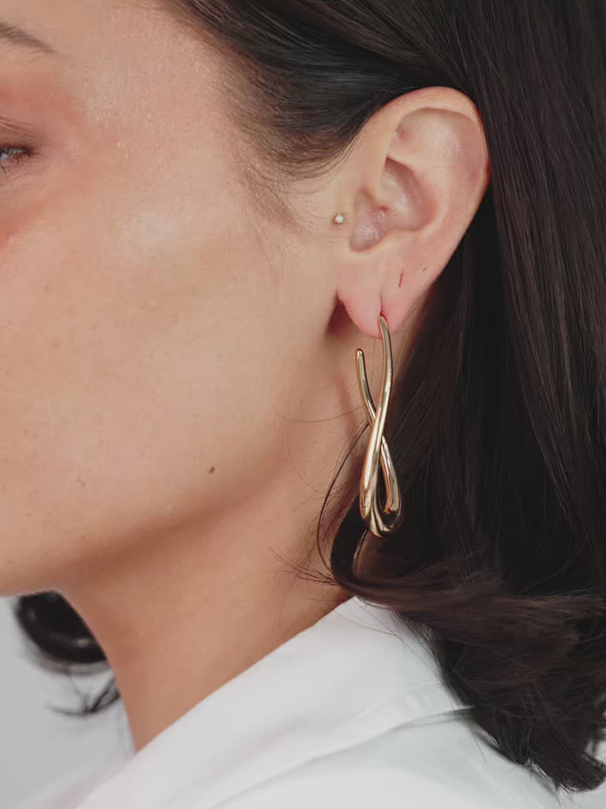 Oblong Abstract Hoop Earring - 18k Gold Plated | Ettika