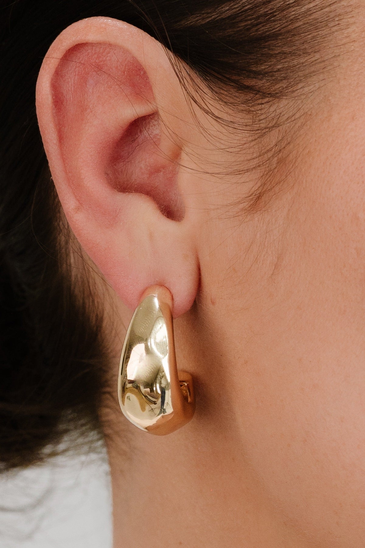 True Golden Hoop Earrings - 18k Gold Plated | Ettika