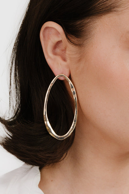 Hammered Large Oval Earrings - 18k Gold Plated | Ettika