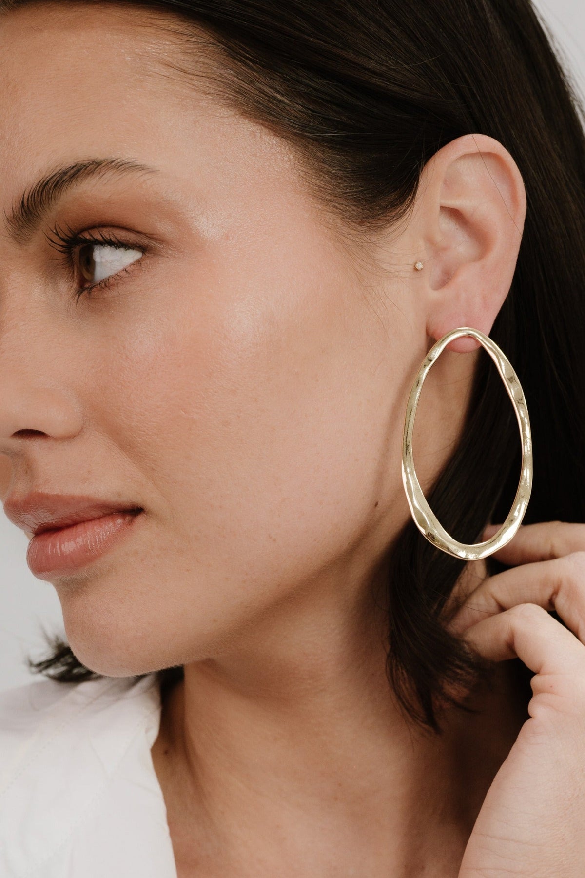 Hammered Large Oval Earrings - 18k Gold Plated | Ettika