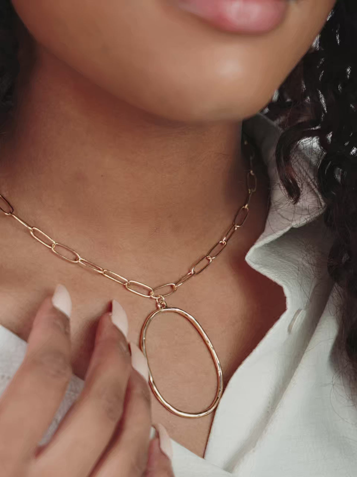 Large Oval Pendant Chain Link Necklace - 18k Gold Plated | Ettika