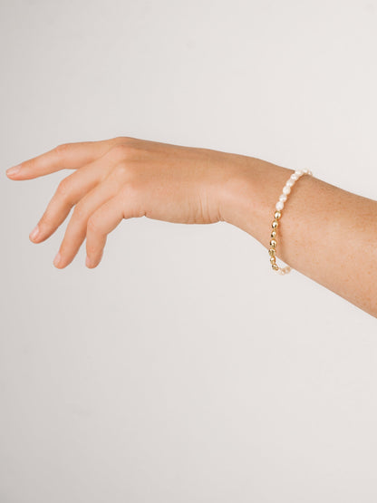 Freshwater Pearl Polished Pebble Bracelet - Pearl with 18k Gold Plating | Ettika