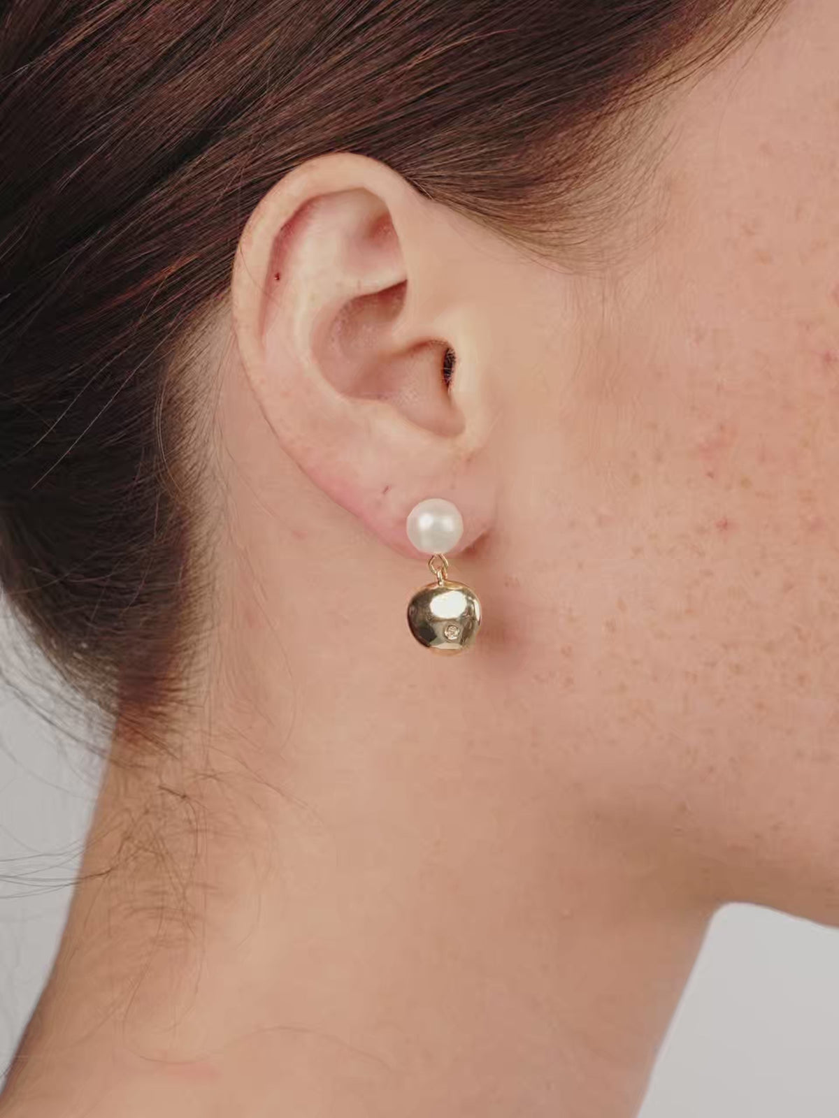Small Pebble and Pearl Dangle Earrings - Pearl | Ettika
