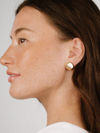 Polished Pebble Stud Earrings - 18k Gold Plated | Ettika