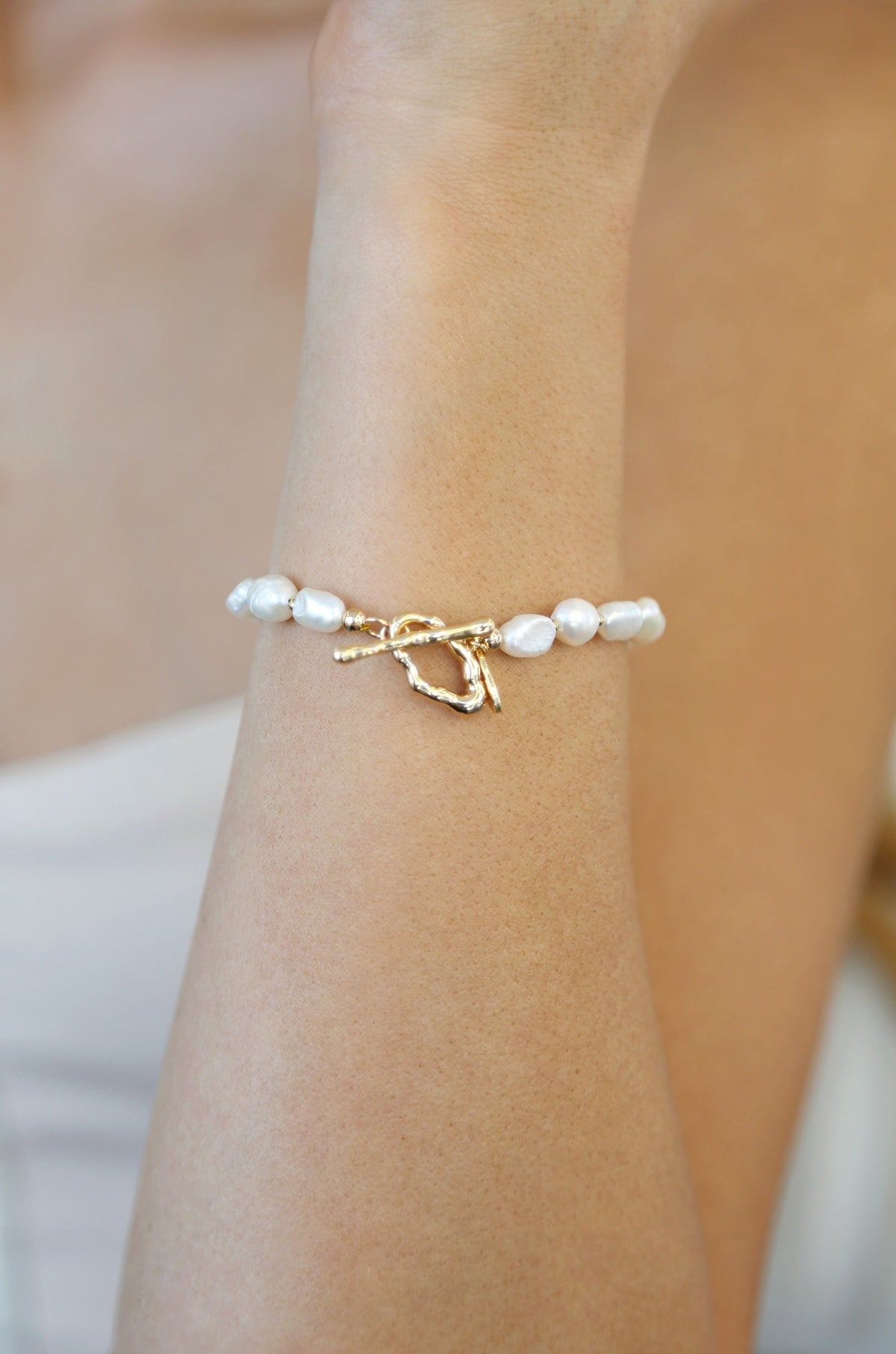 Freshwater Pearl and Gold Nugget Toggle Bracelet - Pearl with 18k Gold Plating | Ettika
