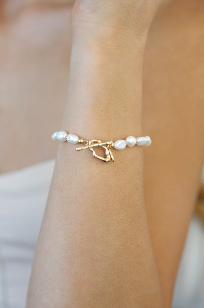 Freshwater Pearl and Gold Nugget Toggle Bracelet - Pearl with 18k Gold Plating | Ettika