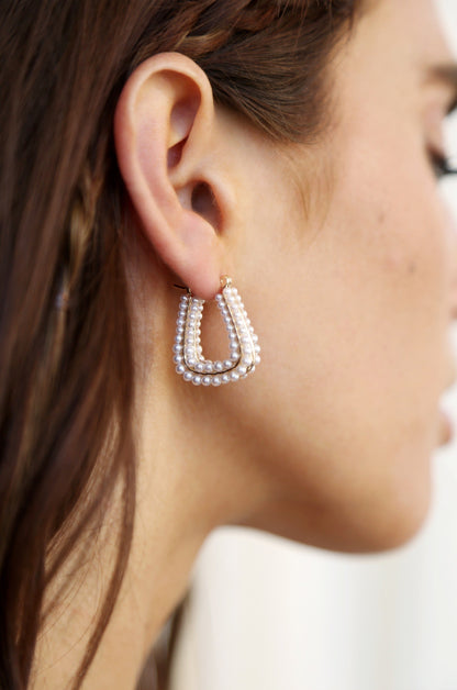 Soft Curve Pearl Lined Hoop Earrings - Pearl with 18k Gold Plating | Ettika