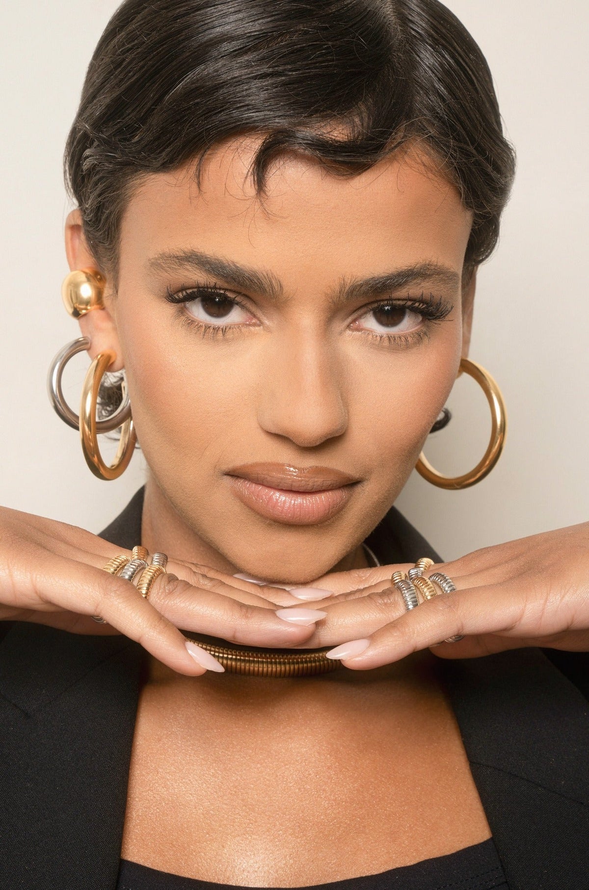 Medium Thick Classic Hoops - 18k Gold Plated | Ettika