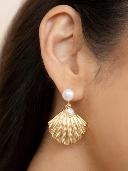 Scallop Shell and Pearl Earrings - Pearl with 18k Gold Plating | Ettika