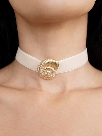 Nautilus Shell Velvet Choker - 18k Gold Plated | Ettika