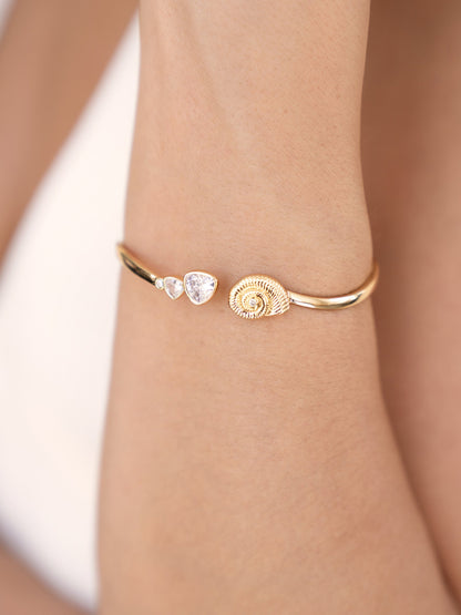 Golden Nautilus Shell Cuff Bracelet - 18k Gold Plated | Ettika