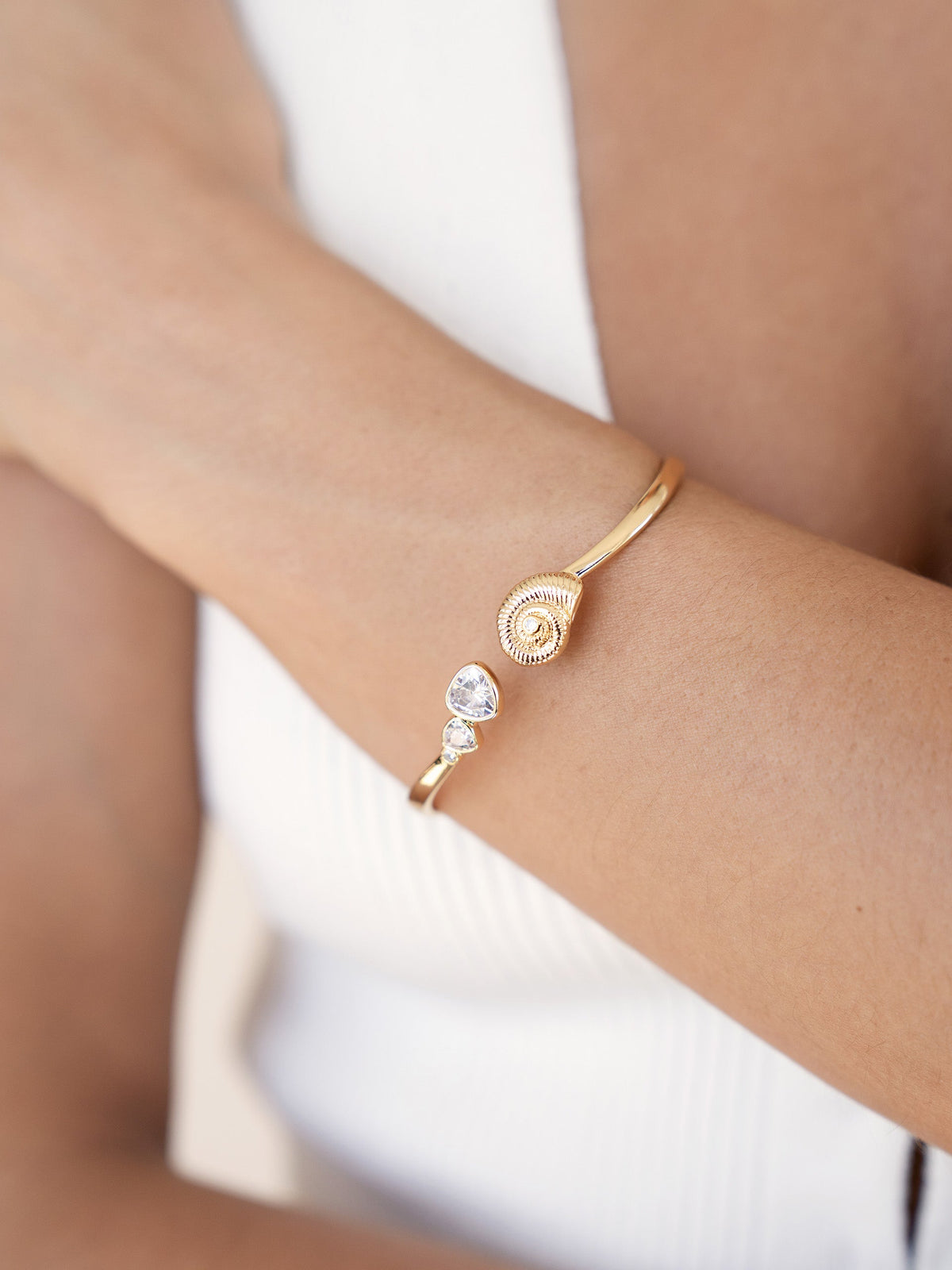 Golden Nautilus Shell Cuff Bracelet - 18k Gold Plated | Ettika