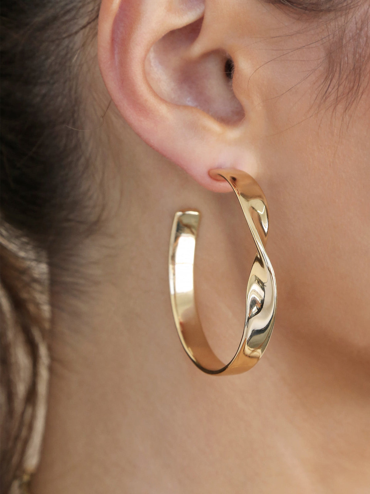 Heirloom Twist Large Hoops - 18k Gold Plated | Ettika