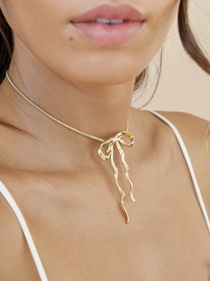 Bow Organica Pendant Necklace - 18k Gold Plated | Ettika