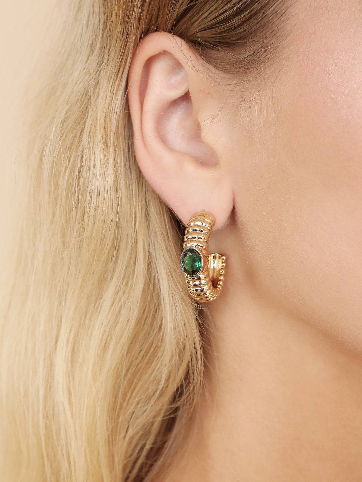 Ribbed Emerald Large Hoops - Emerald Crystal with 18k Gold Plating | Ettika