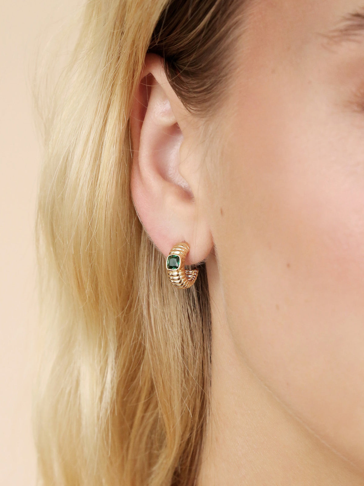 Ribbed Small Hoops - Emerald Crystal with 18k Gold Plating | Ettika