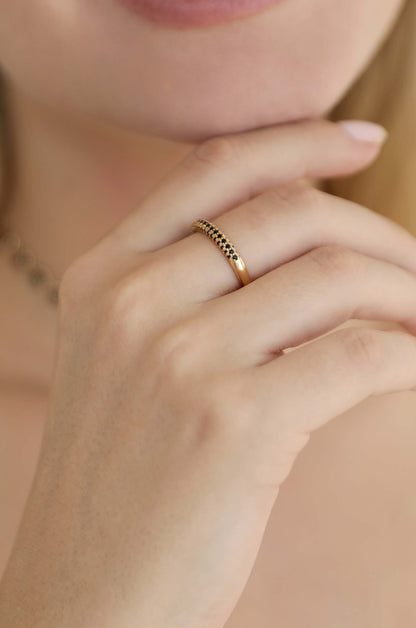Simple Sparkle Band Ring Set - Black Crystal with 18k Gold Plating | Ettika