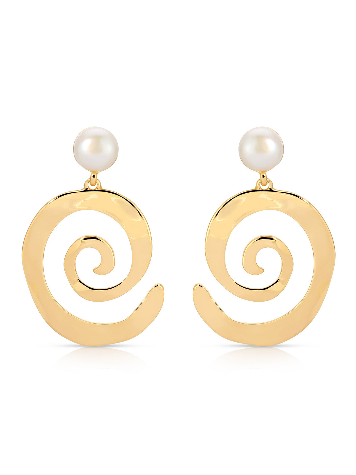 Aura Swirl Pearl Earrings - Pearl with 18k Gold Plating | Ettika