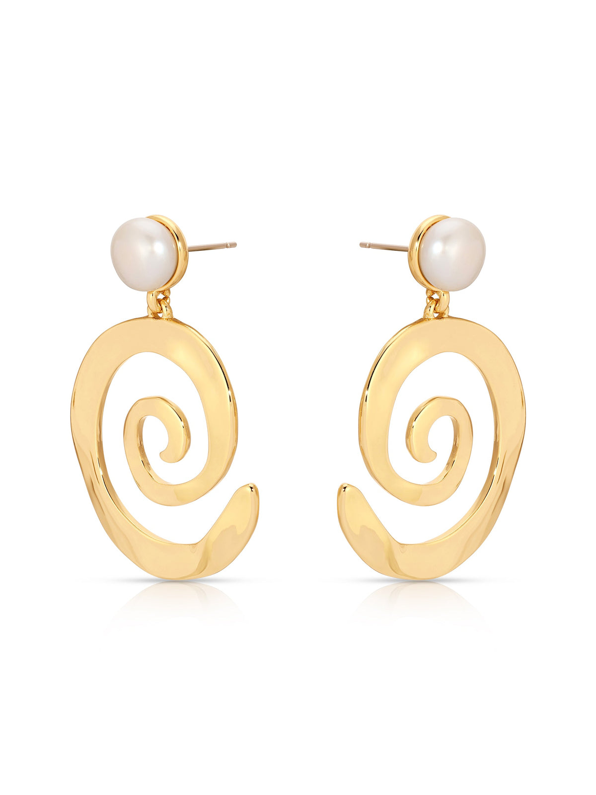 Aura Swirl Pearl Earrings - Pearl with 18k Gold Plating | Ettika