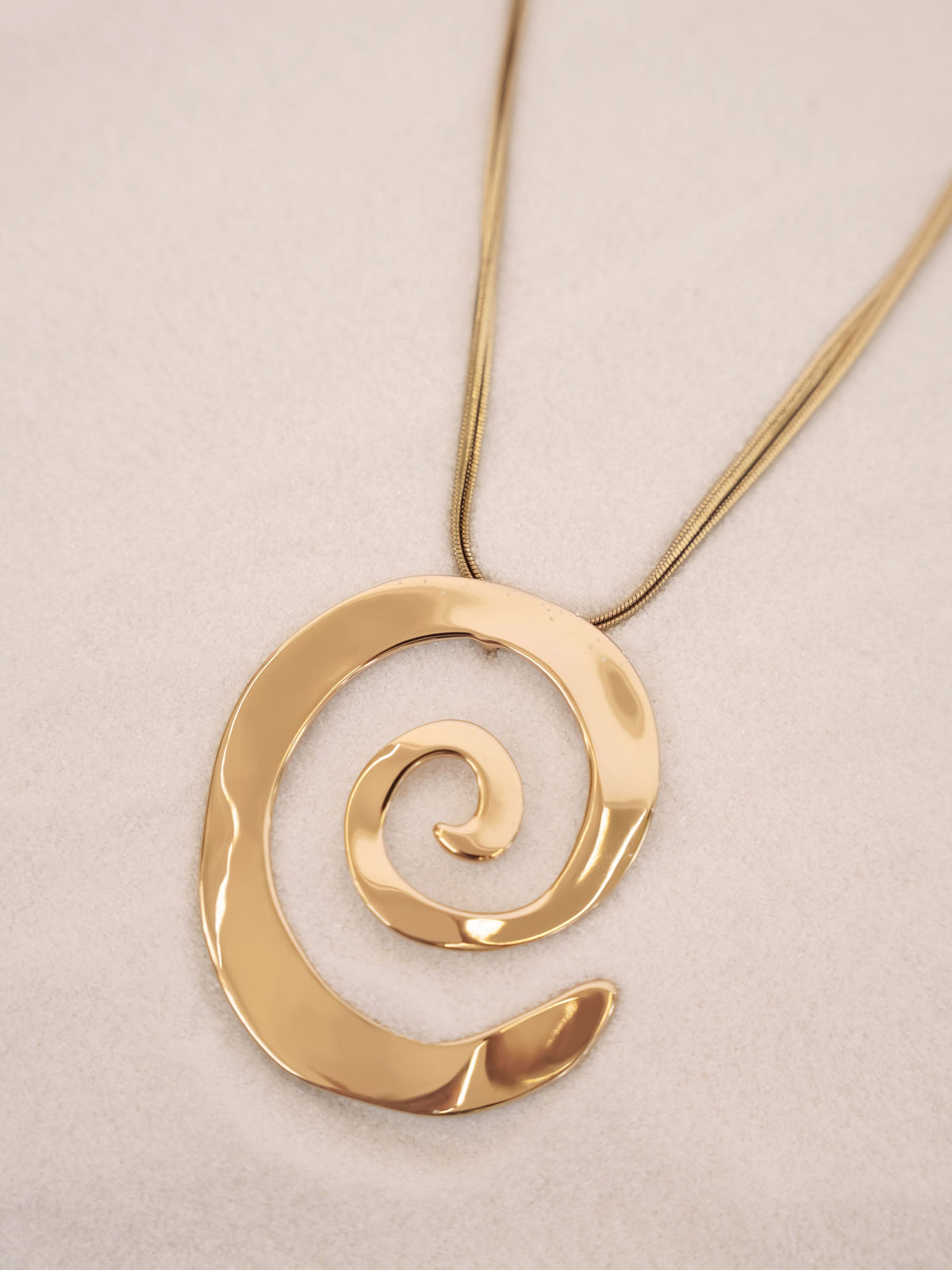 Aura Swirl Necklace - 18k Gold Plated | Ettika