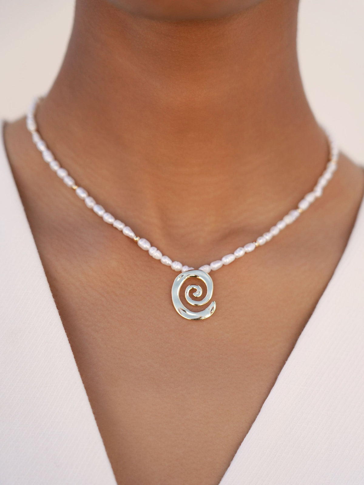 Aura Pearl Necklace - Pearl with 18k Gold Plating | Ettika