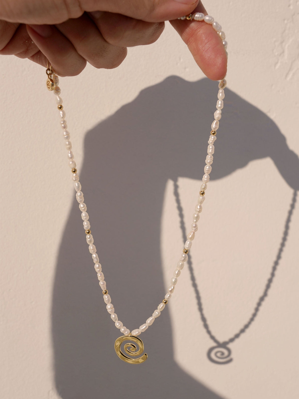 Aura Pearl Necklace - Pearl with 18k Gold Plating | Ettika