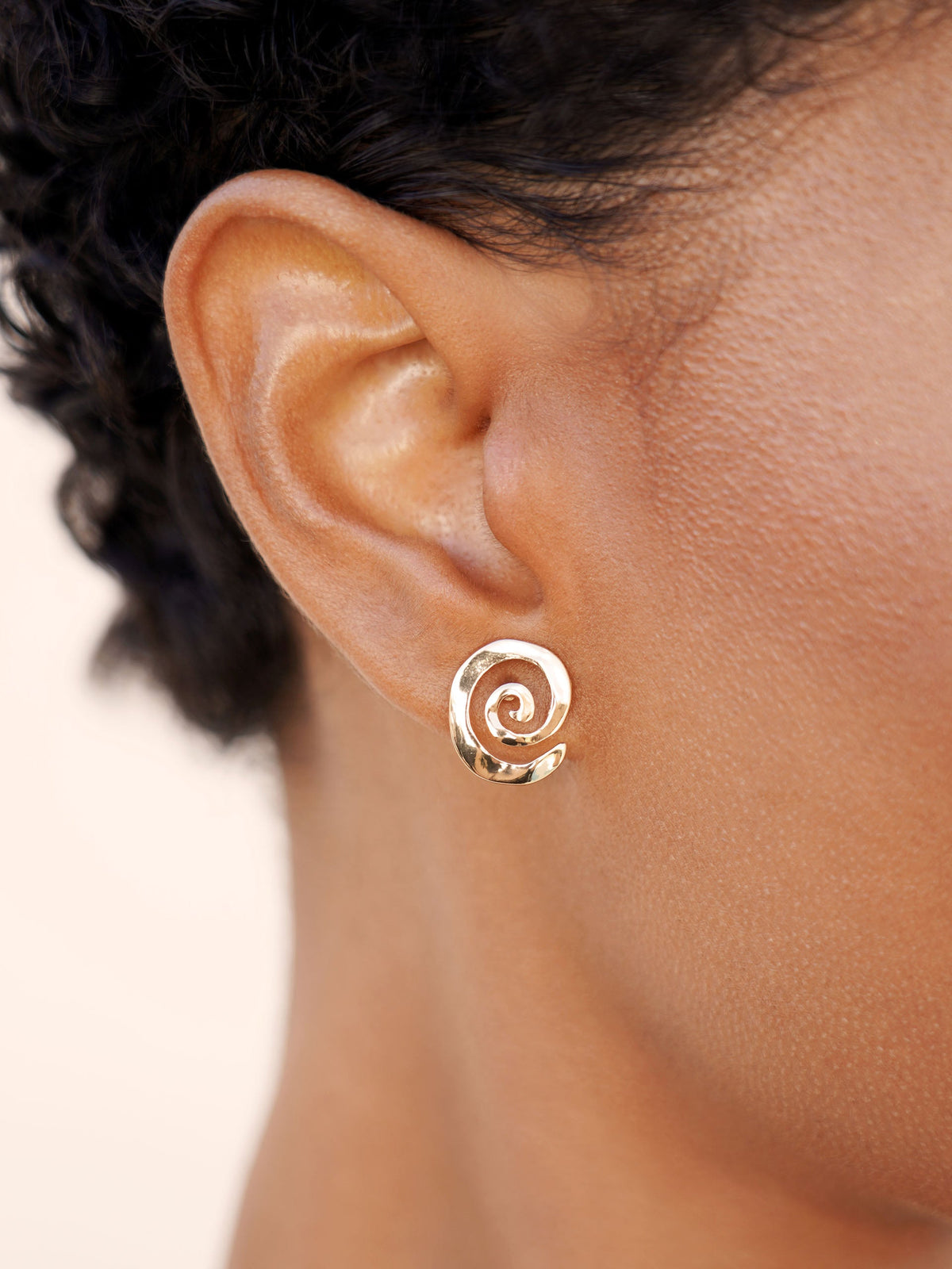 Aura Swirl Studs - 18k Gold Plated | Ettika