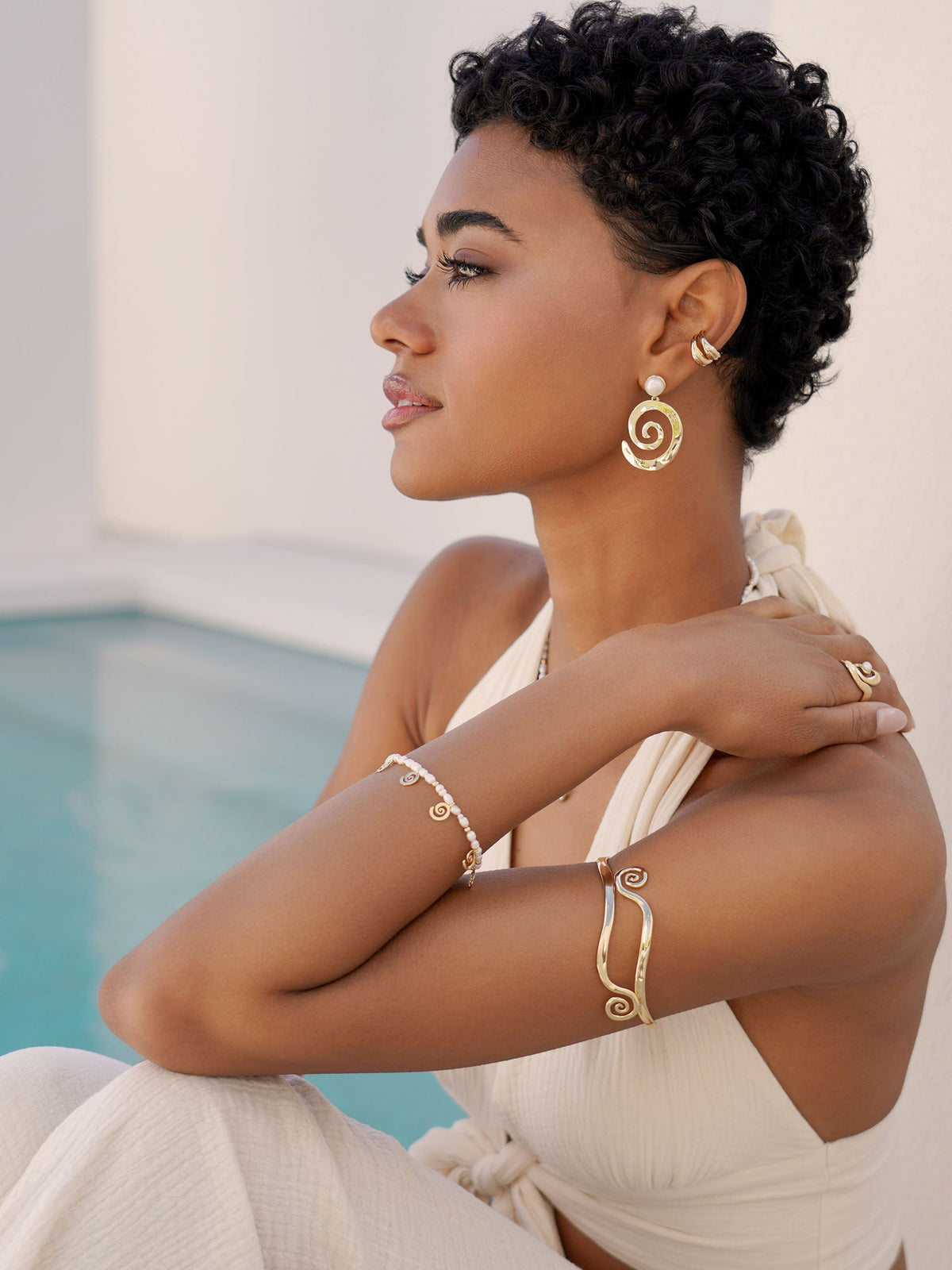 Intertwined Aura Arm Cuff - 18k Gold Plated | Ettika
