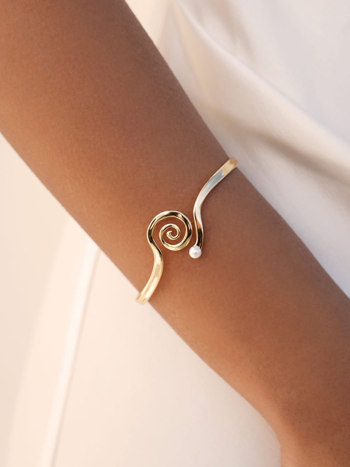 Mini Aura Swirl Cuff - 18k Gold Plated | Ettika
