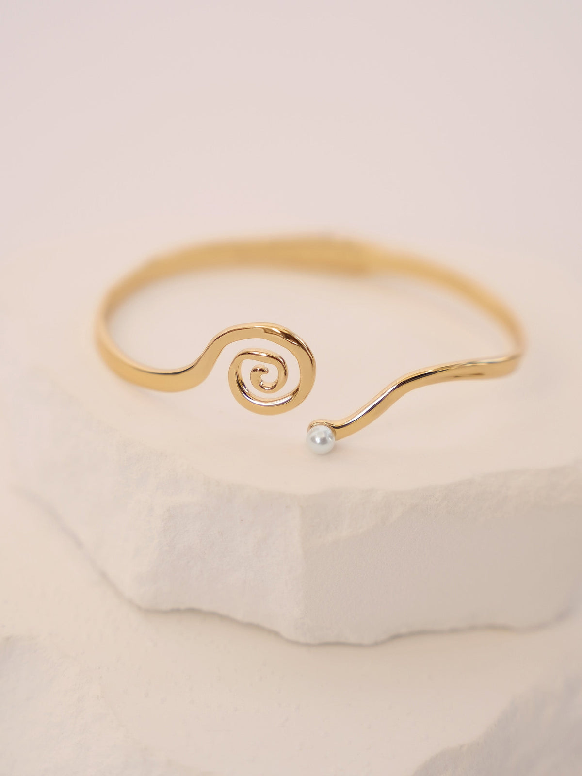 Mini Aura Swirl Cuff - 18k Gold Plated | Ettika