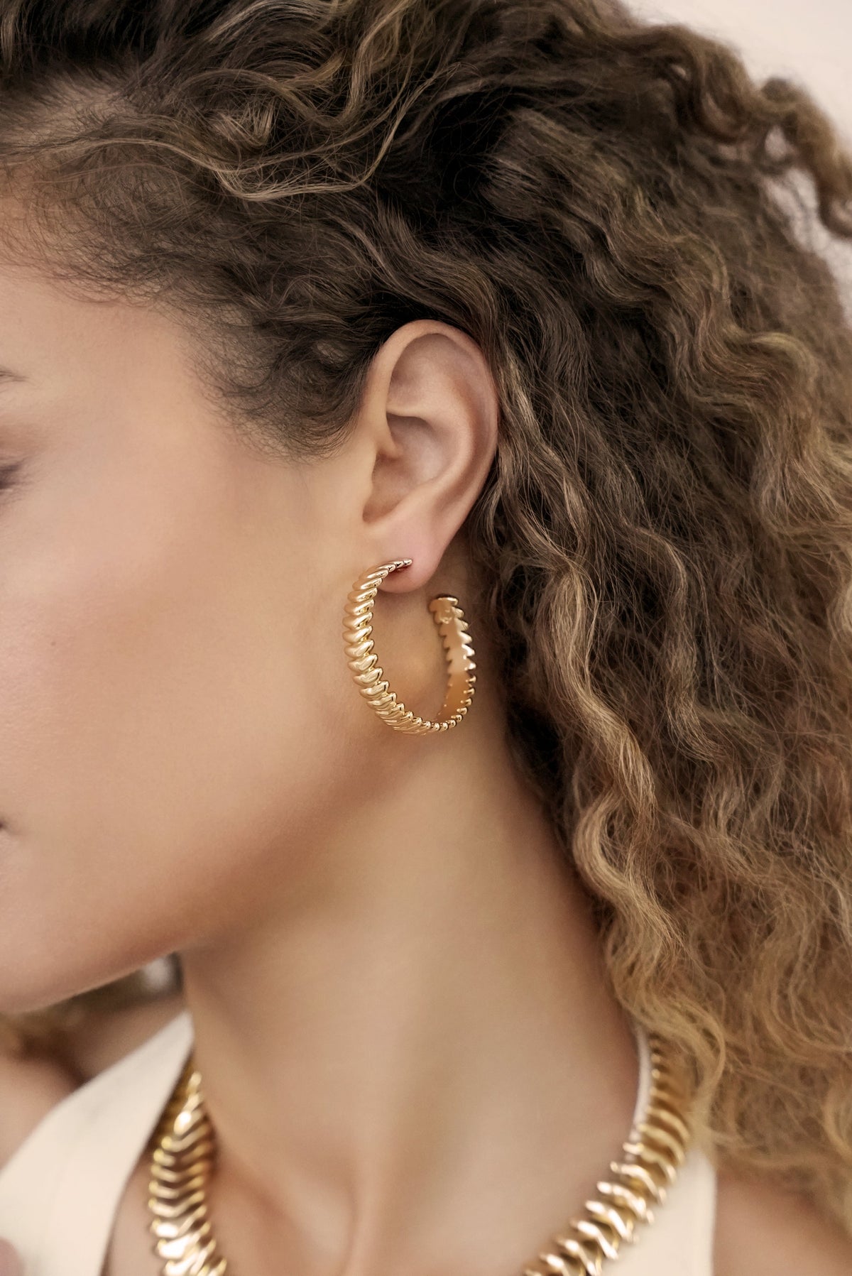 Large Metal Moderna Hoops - 18k Gold Plated | Ettika