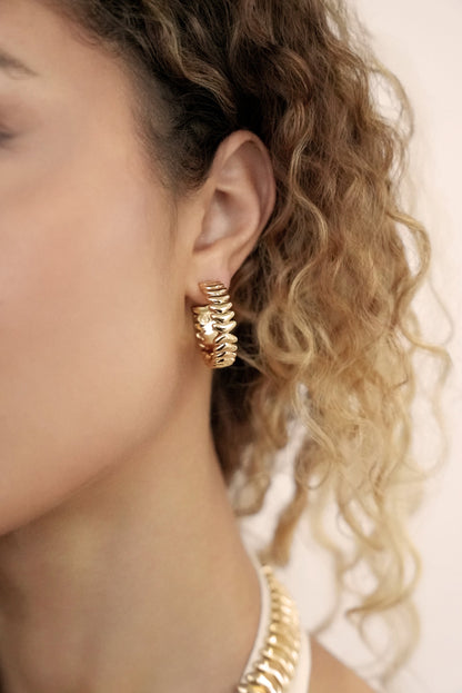 Medium Metal Moderna Hoops - 18k Gold Plated | Ettika