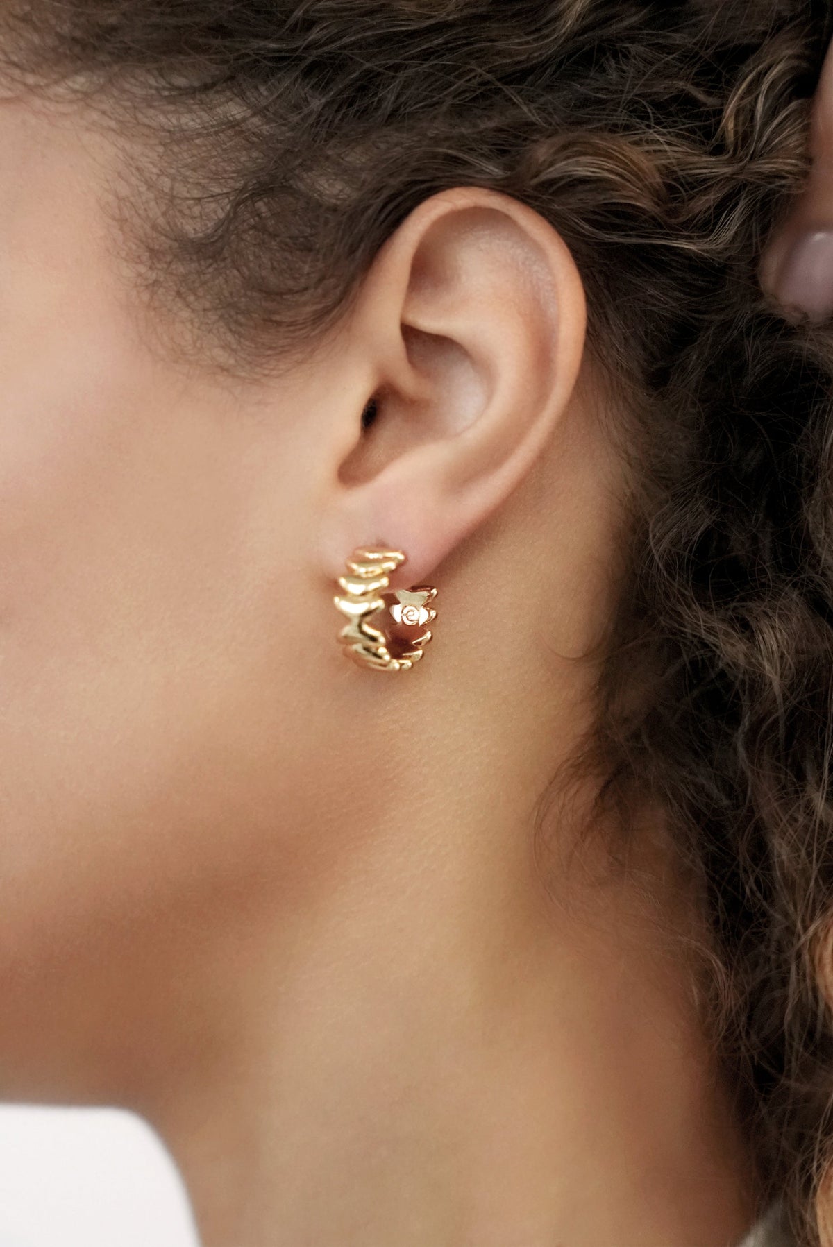 Small Metal Moderna Hoops - 18k Gold Plated | Ettika