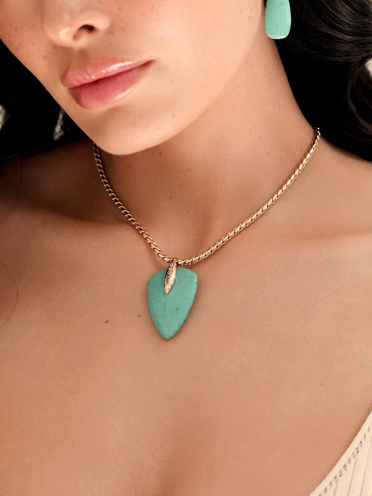 Turquoise Solstice Pendant Choker - Turquoise with 18k Gold Plating | Ettika