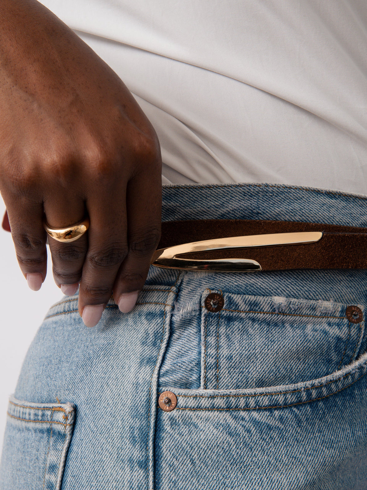 Modern Saddle Belt in Warm Truffle - Warm Truffle Suede with Gold Hardware | Ettika