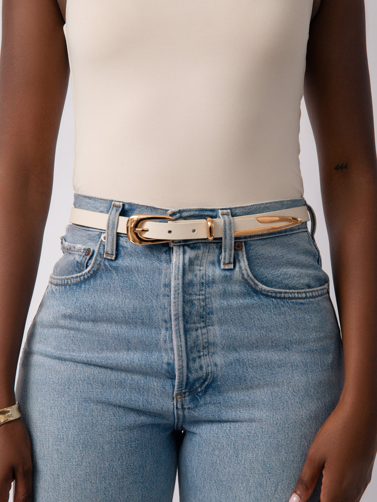 Modern Saddle Belt in Vanilla - Vanilla Leather with Gold Hardware | Ettika