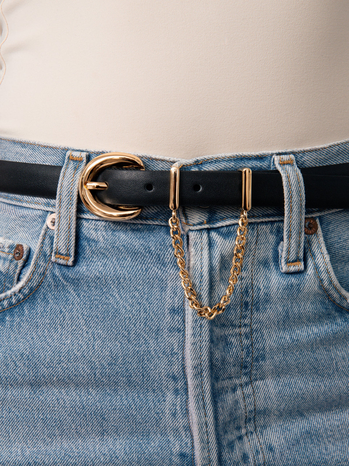 Cascade Chain Belt in Black - Carbon Black Leather with Gold Hardware | Ettika