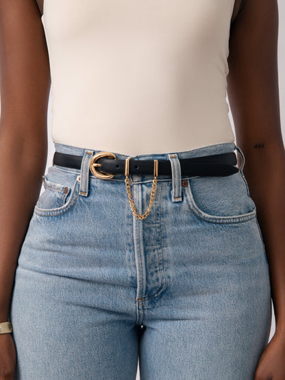 Cascade Chain Belt in Black - Carbon Black Leather with Gold Hardware | Ettika