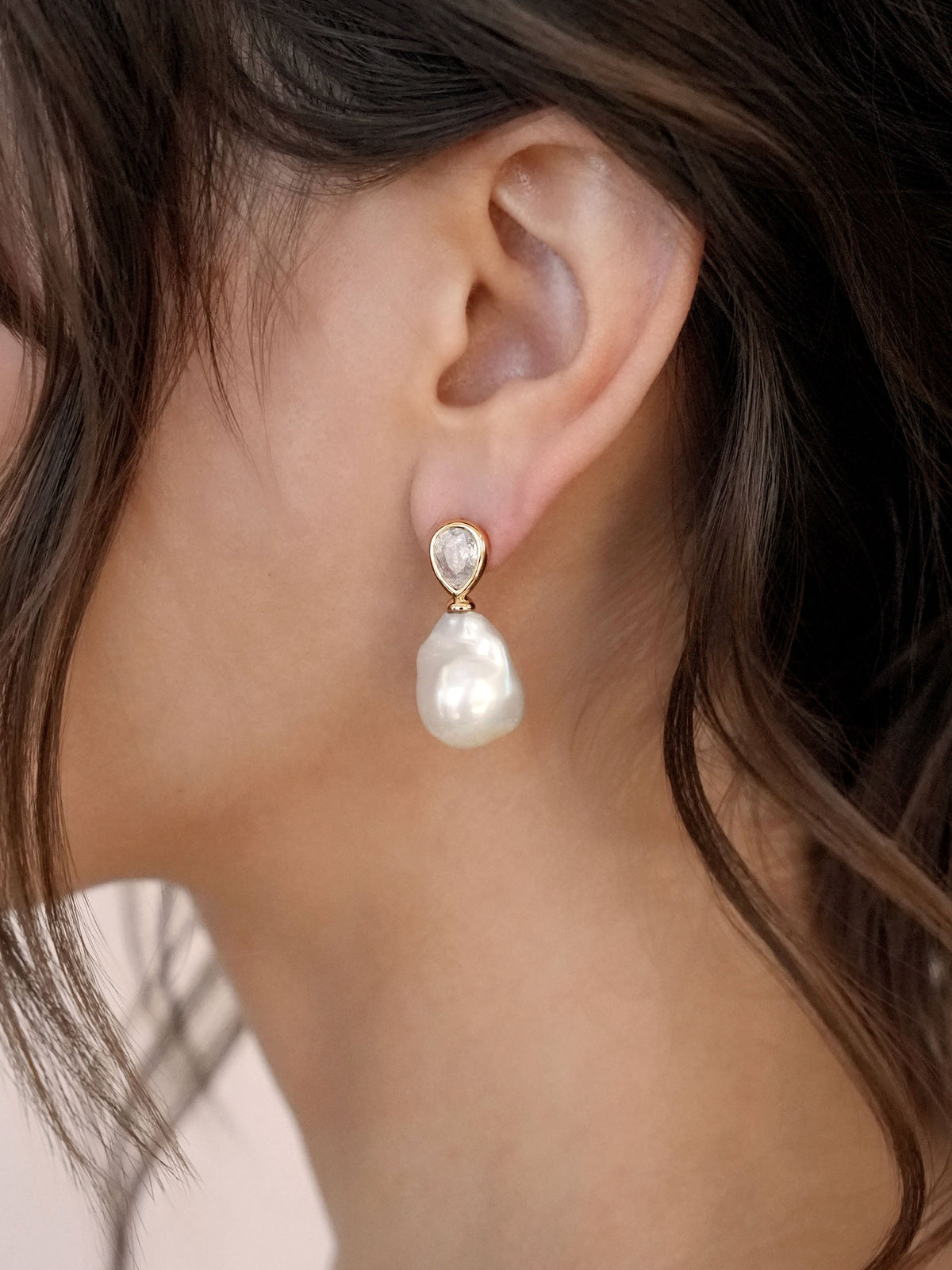 Freshwater Heirloom Earrings - Clear Crystal with 18k Gold Plating | Ettika