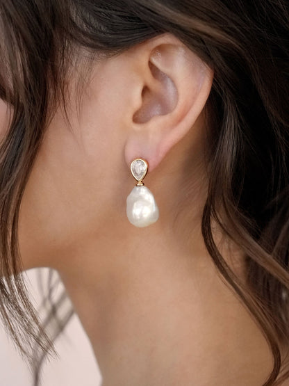 Freshwater Heirloom Earrings - Clear Crystal with 18k Gold Plating | Ettika