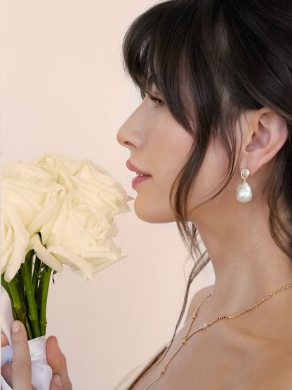 Freshwater Heirloom Earrings - Clear Crystal with 18k Gold Plating | Ettika