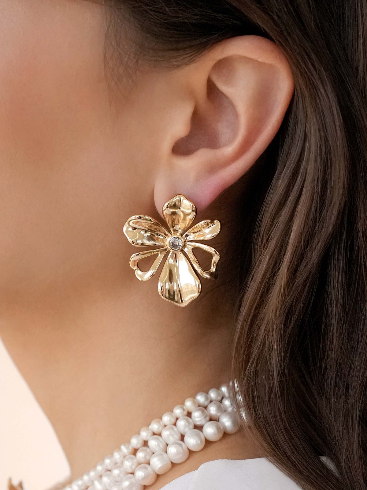 Petals Stud Earrings - Clear Crystal with 18k Gold Plating | Ettika