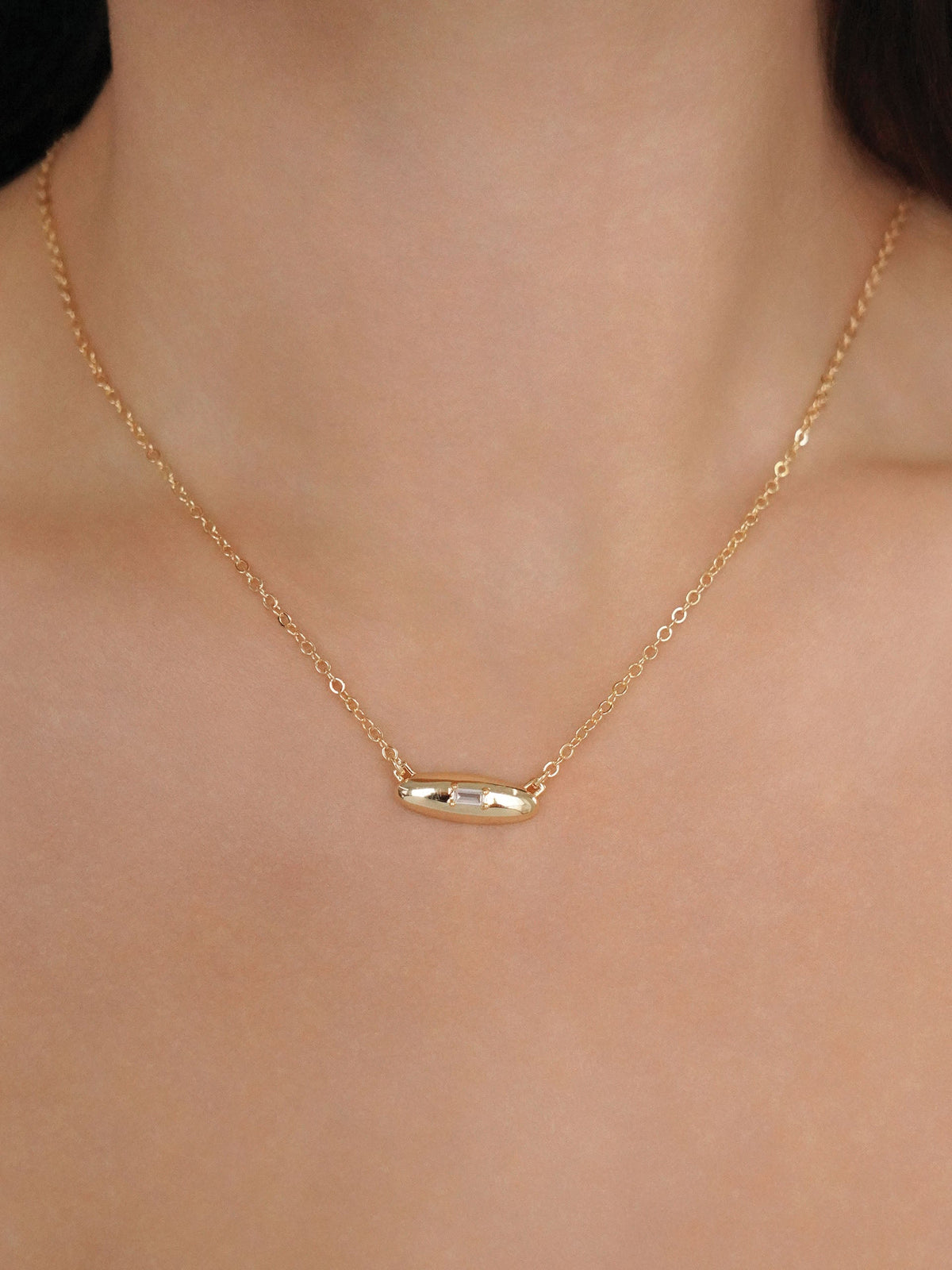 Oval Dome Pendant Necklace - Emerald Crystal with 18k Gold Plating | Ettika