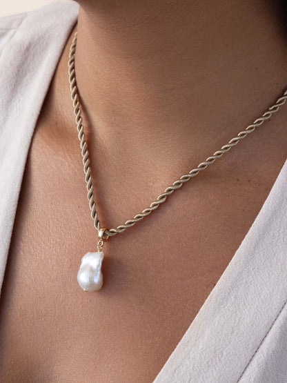 Freshwater Token Necklace - Beige Rope with 18k Gold Plating | Ettika