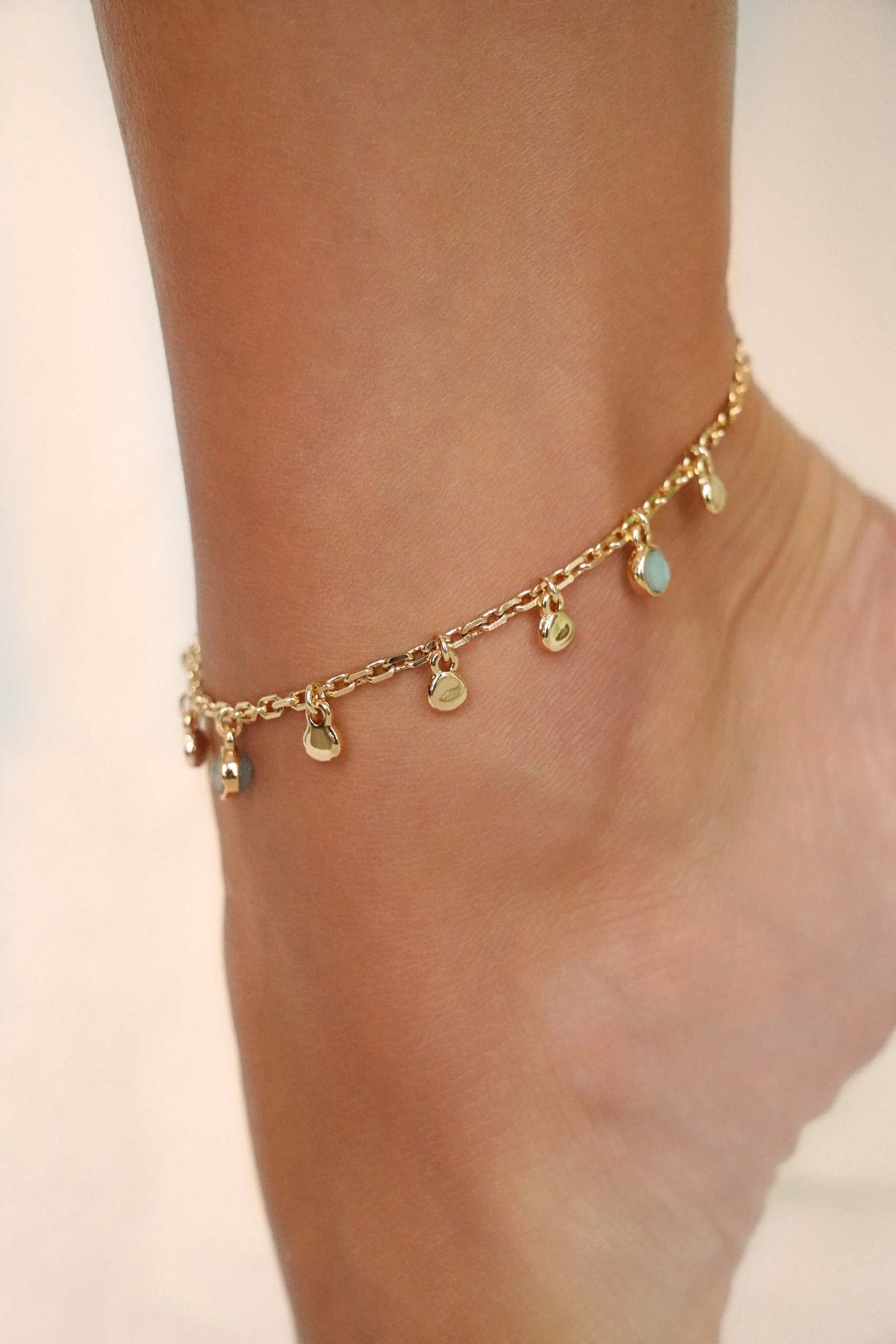 Sea Glass Anklet - Seafoam Calcite with 18k Gold Plating | Ettika